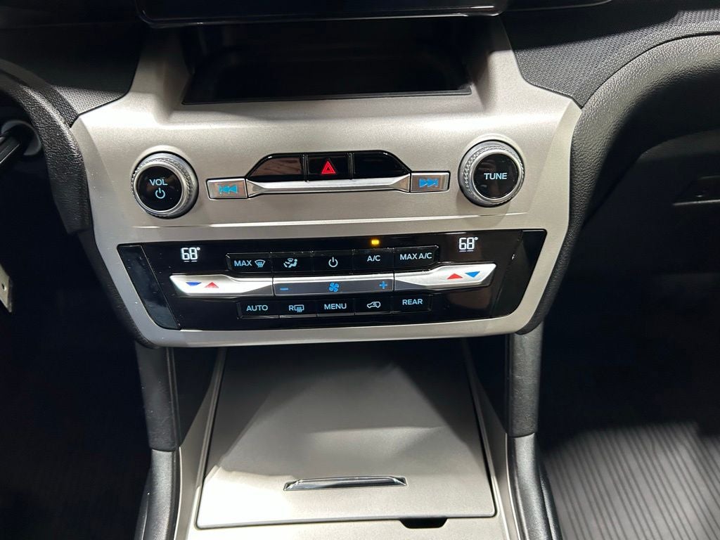 2020 Ford Explorer Base