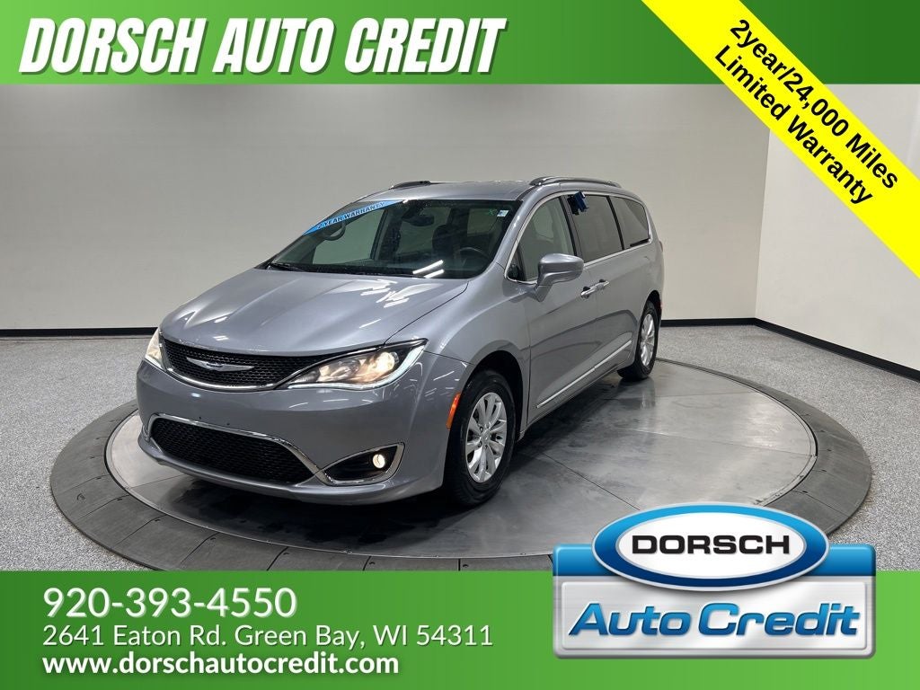 2019 Chrysler Pacifica Touring L's photo
