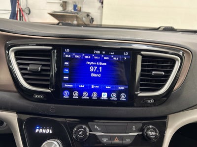 2017 Chrysler Pacifica Touring L