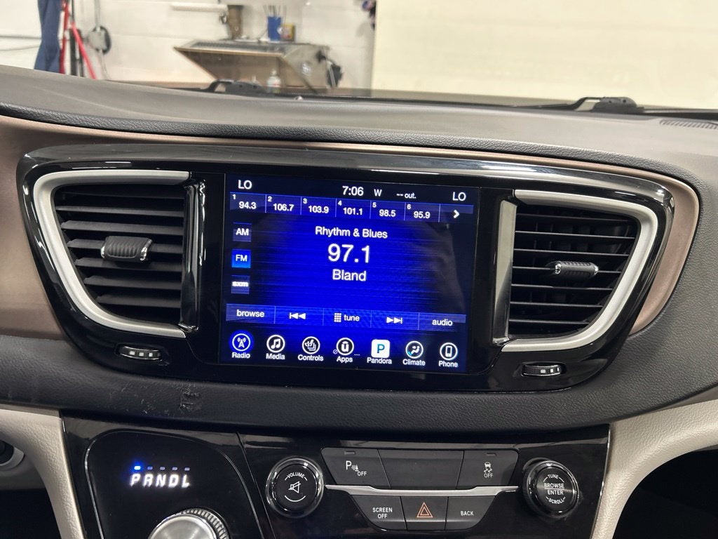 2017 Chrysler Pacifica Touring L
