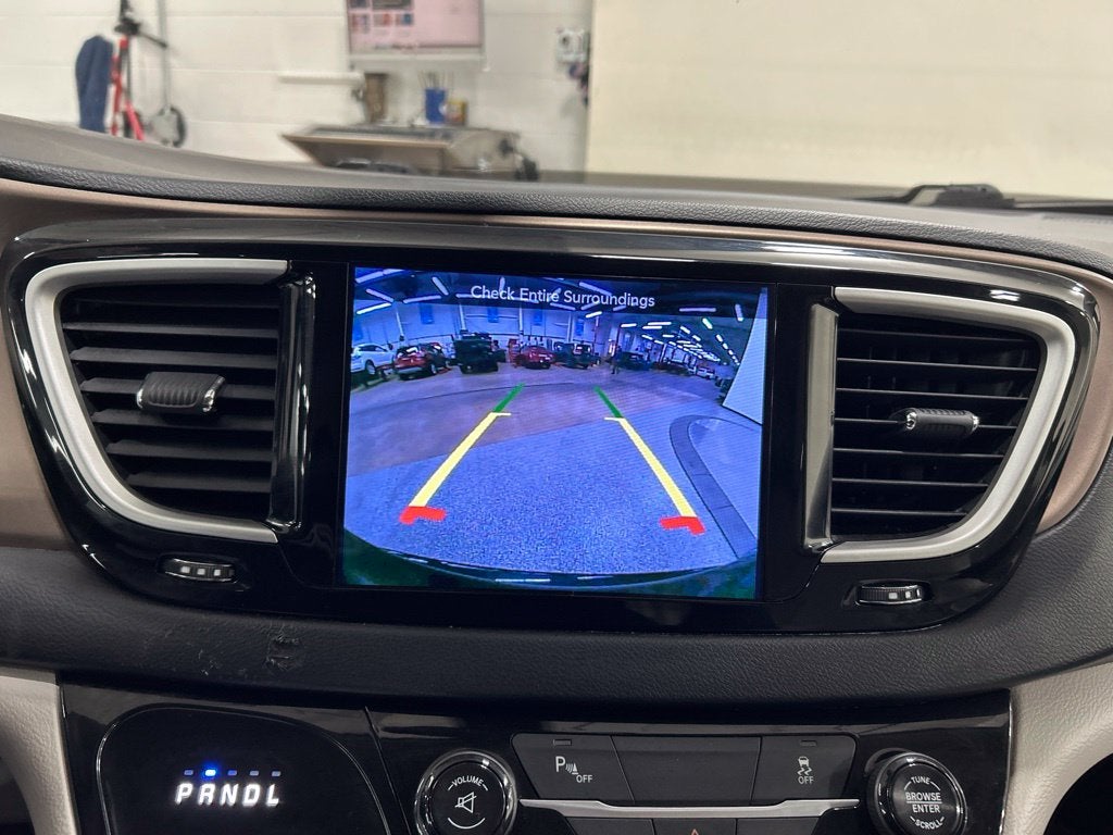 2017 Chrysler Pacifica Touring L