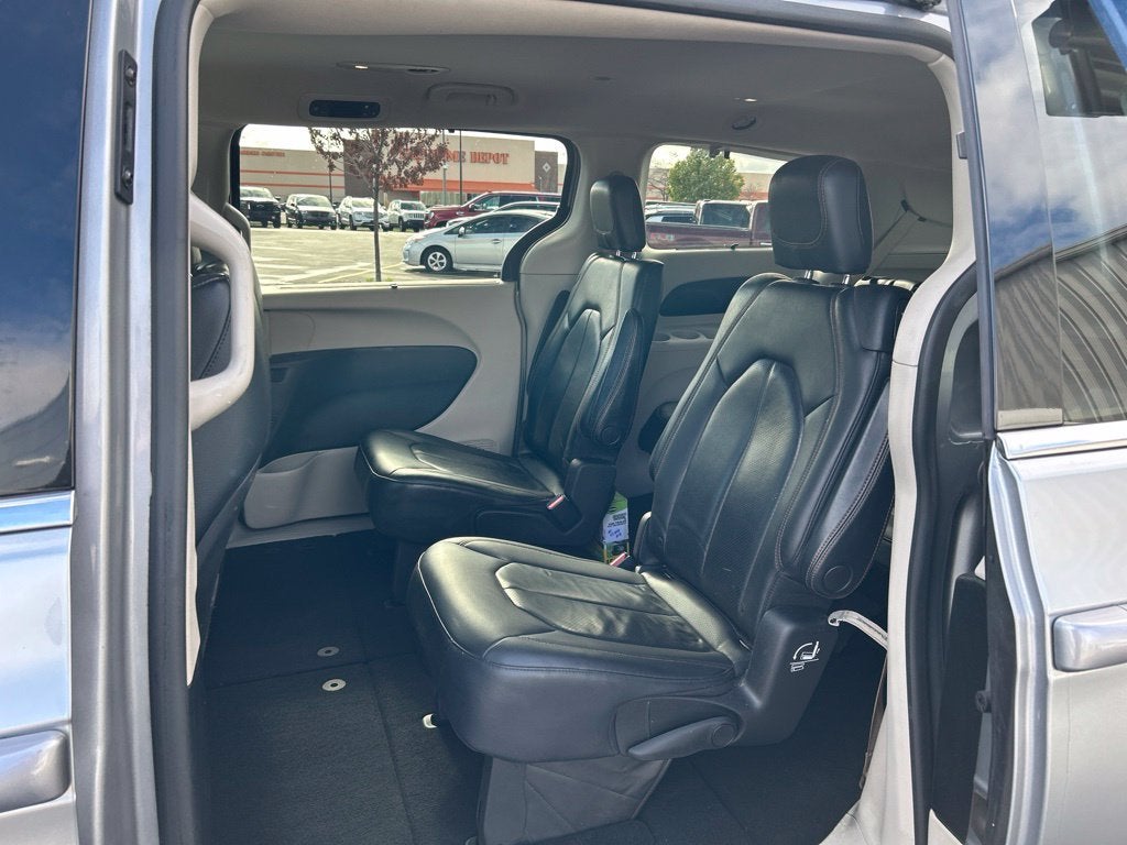 2020 Chrysler Pacifica Touring L
