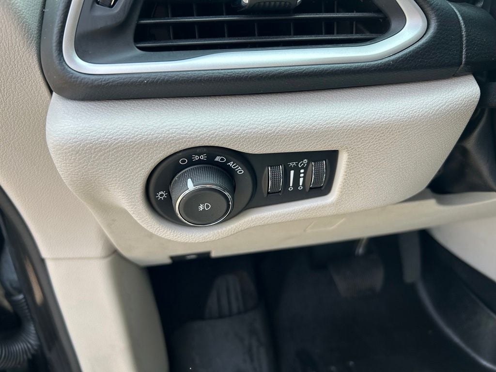 2017 Chrysler Pacifica Touring L