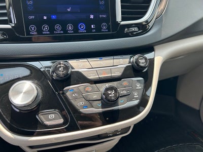 2017 Chrysler Pacifica Touring L