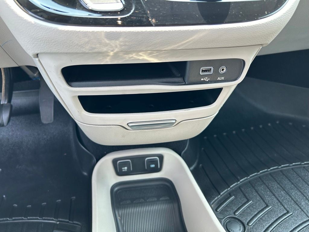 2017 Chrysler Pacifica Touring L