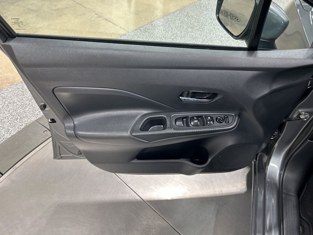 2023 Nissan Versa 1.6 SV