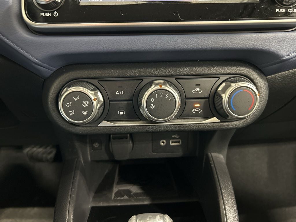 2023 Nissan Versa 1.6 SV