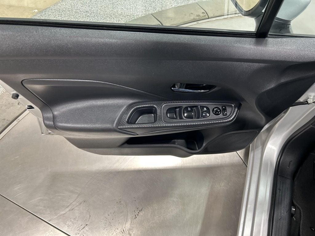 2023 Nissan Versa 1.6 SV