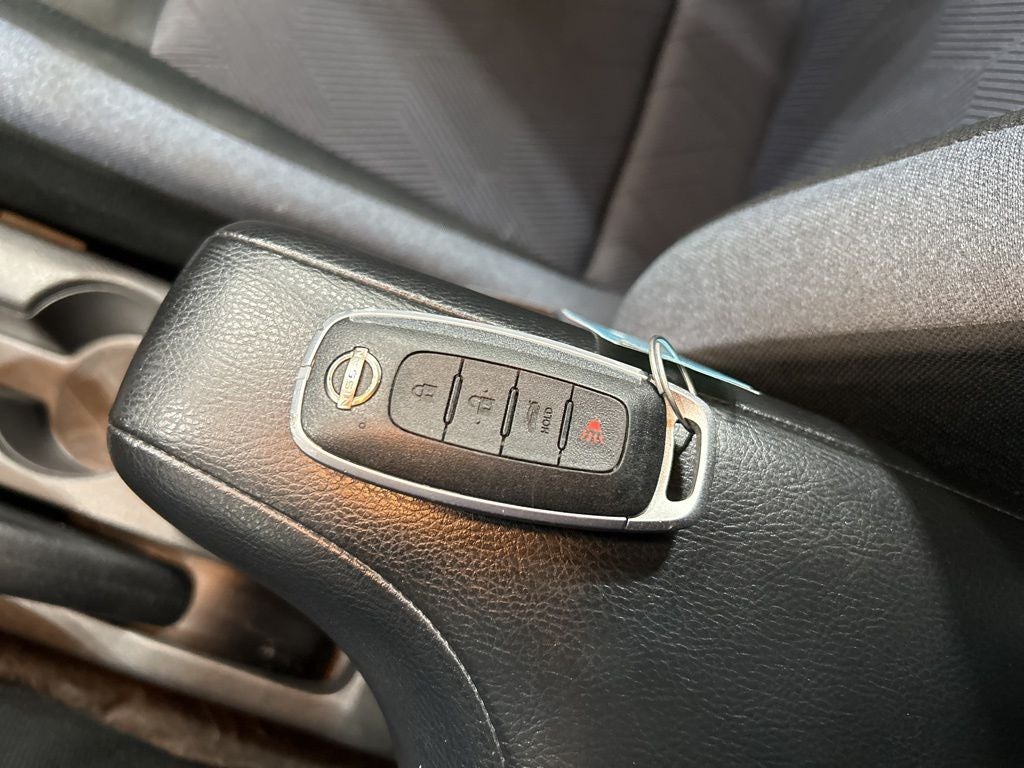 2023 Nissan Versa 1.6 SV