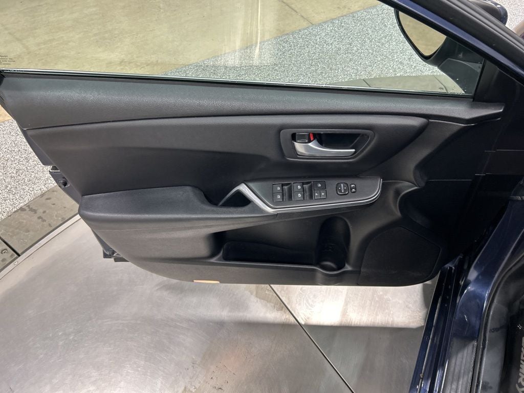 2017 Toyota Camry Hybrid LE