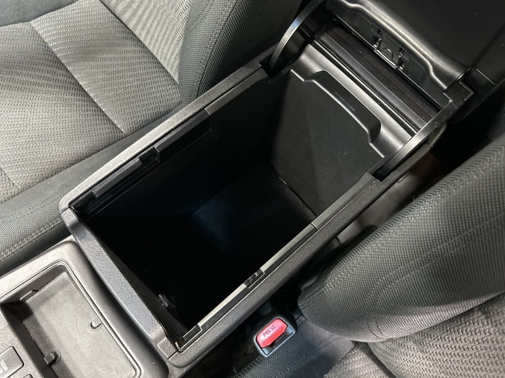 2017 Toyota Camry Hybrid LE