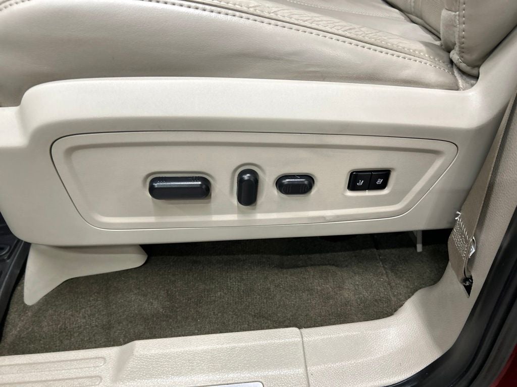 2015 Lincoln Navigator Base