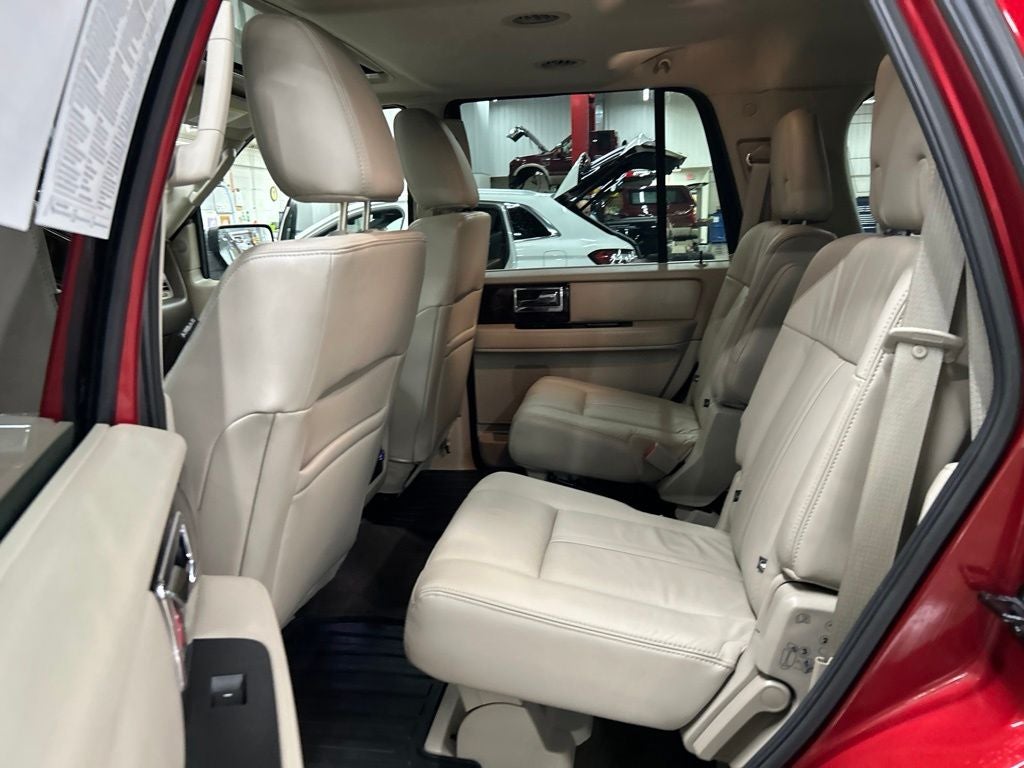 2015 Lincoln Navigator Base