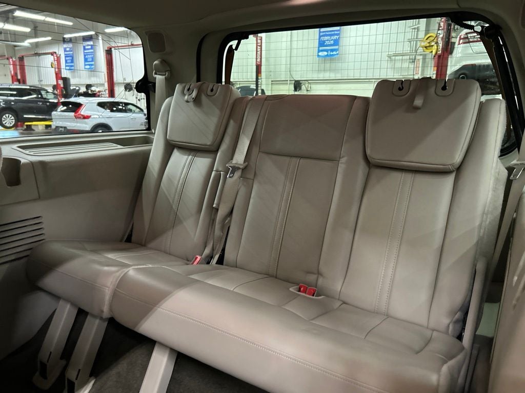 2015 Lincoln Navigator Base