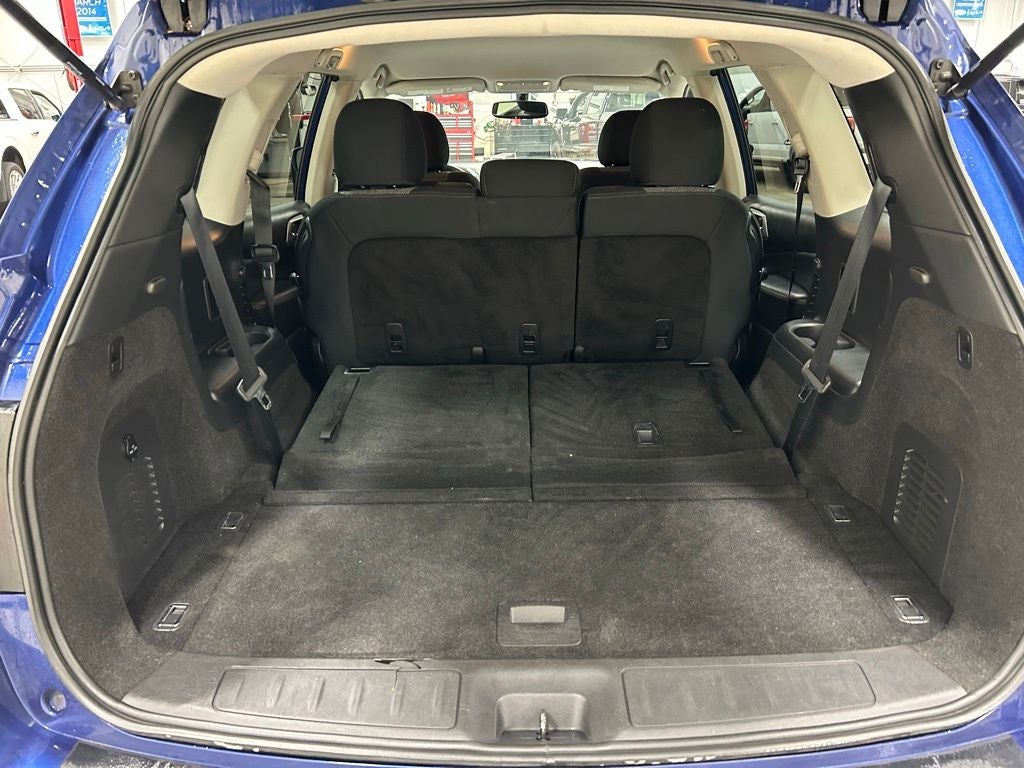 2020 Nissan Pathfinder SV