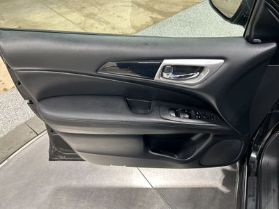 2020 Nissan Pathfinder SV