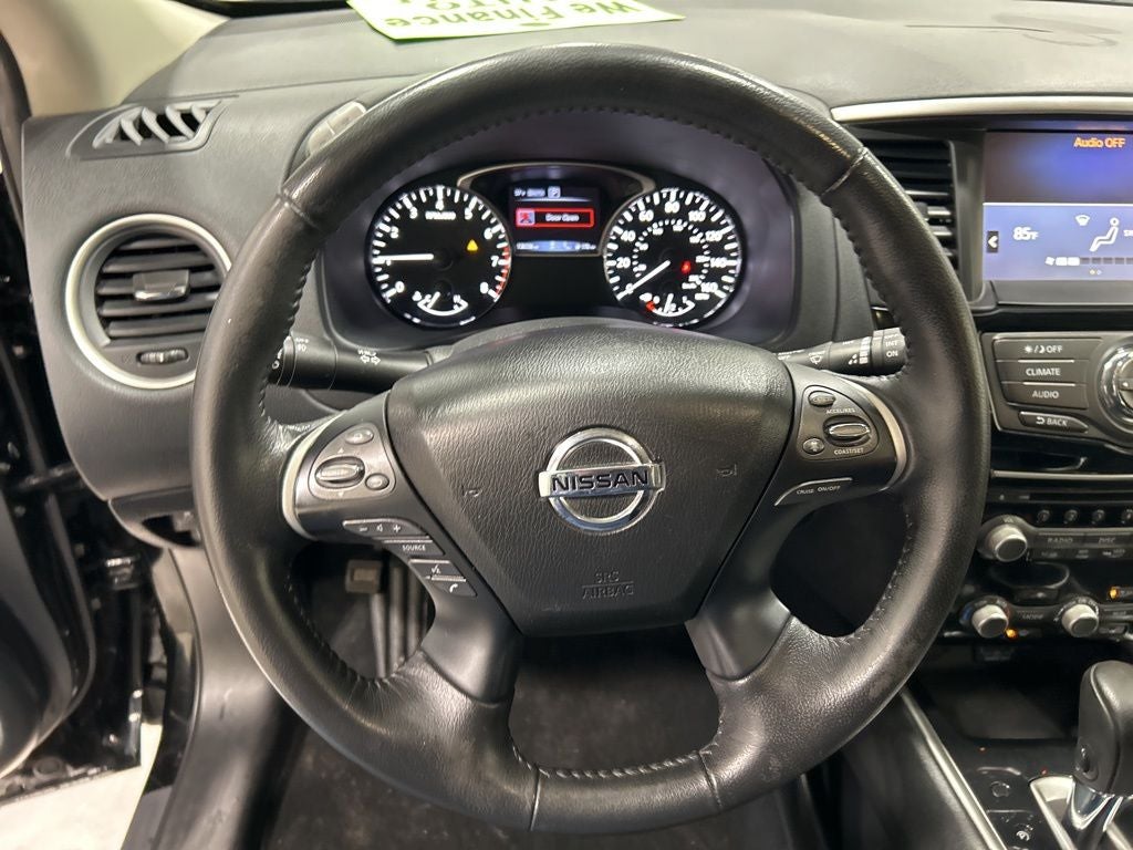 2020 Nissan Pathfinder SV