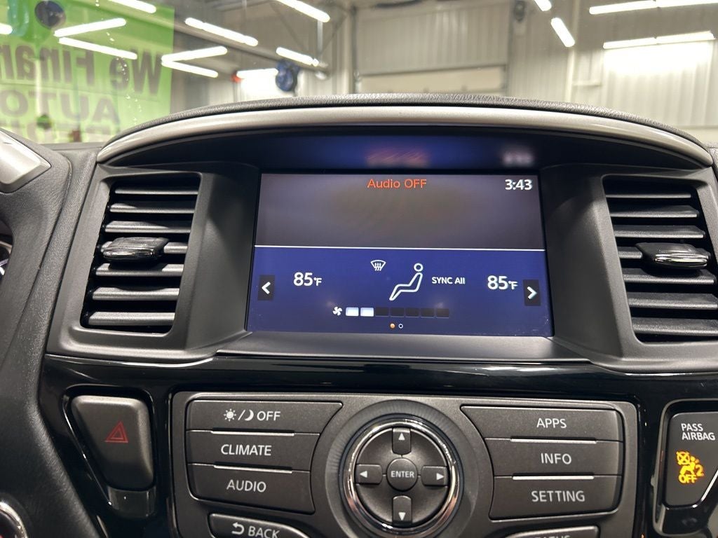 2020 Nissan Pathfinder SV