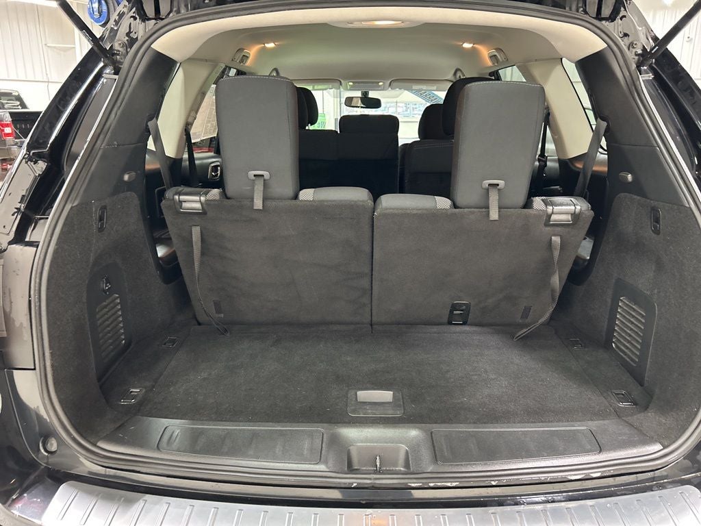 2020 Nissan Pathfinder SV