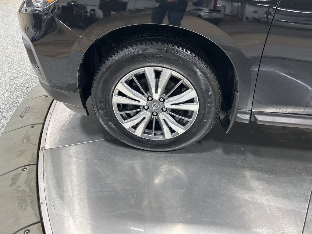 2020 Nissan Pathfinder SV