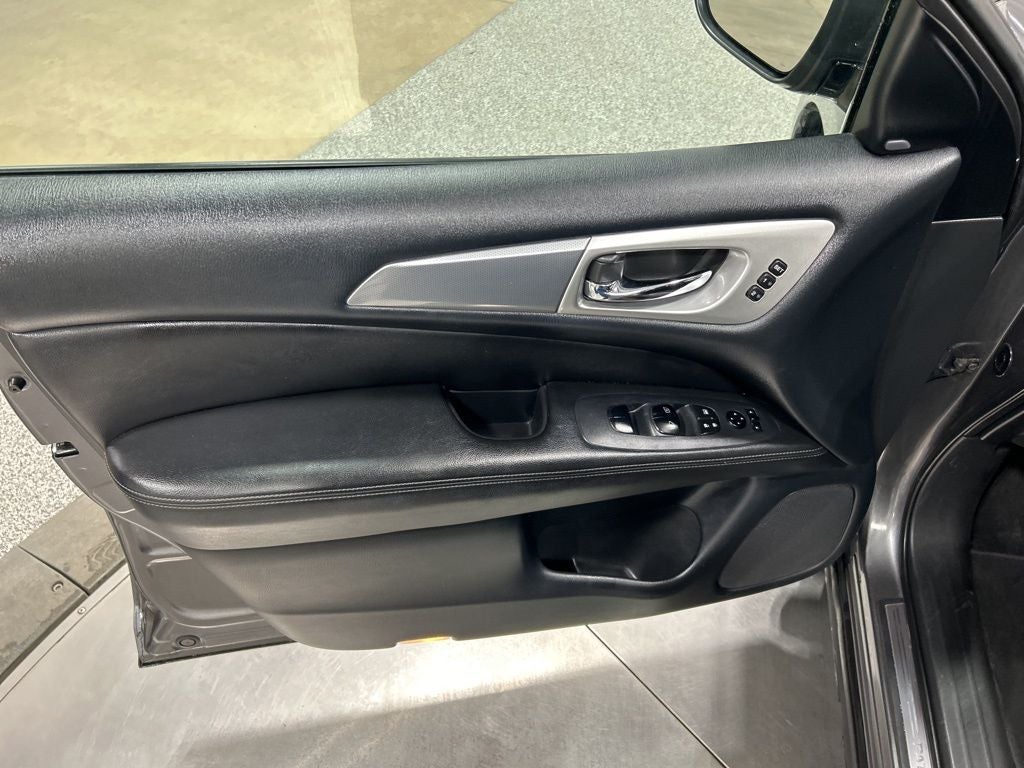 2019 Nissan Pathfinder SL