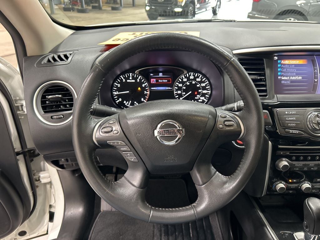 2017 Nissan Pathfinder SV