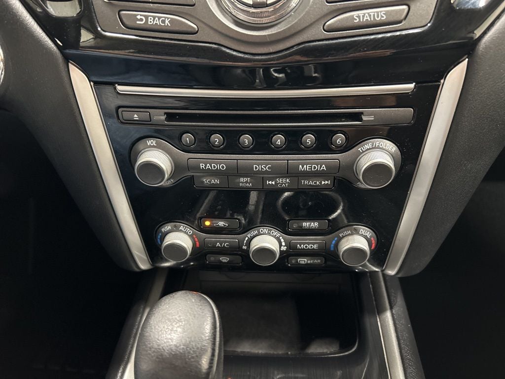 2017 Nissan Pathfinder SV