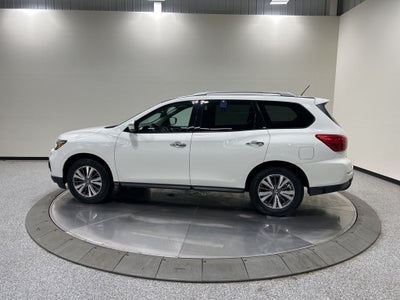 2017 Nissan Pathfinder SV
