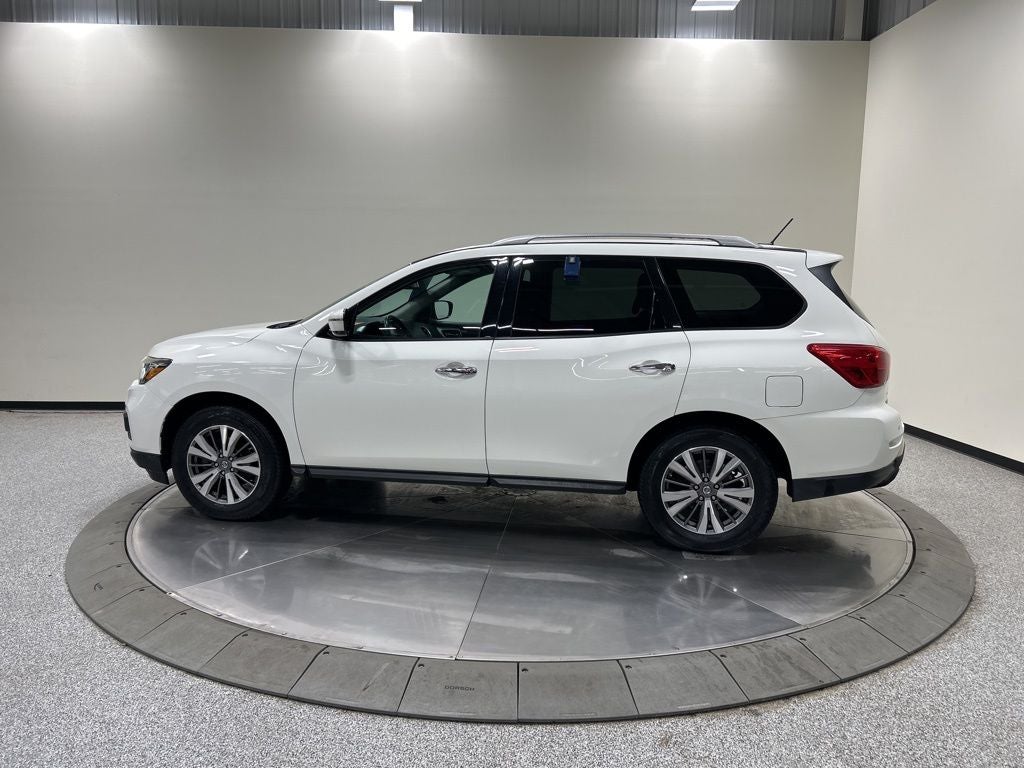 2017 Nissan Pathfinder SV