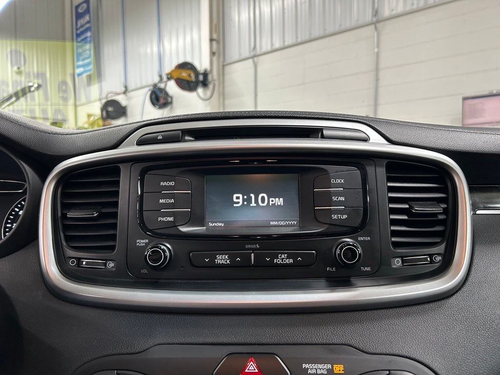 2017 Kia Sorento LX