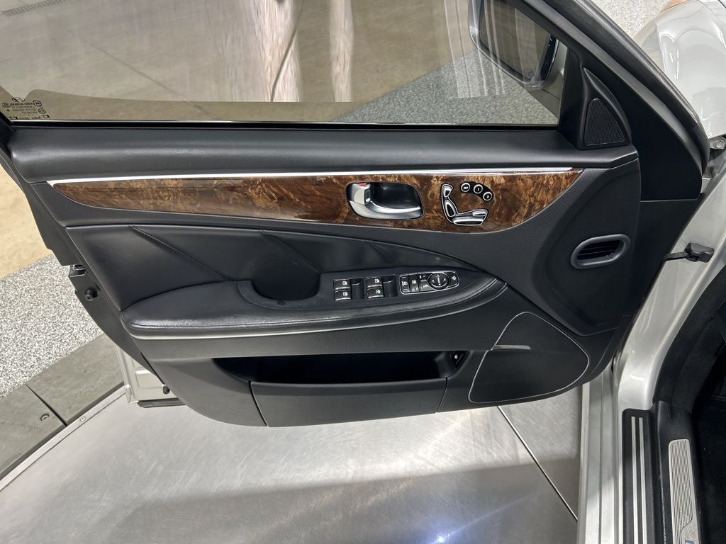 2011 Hyundai Equus Signature