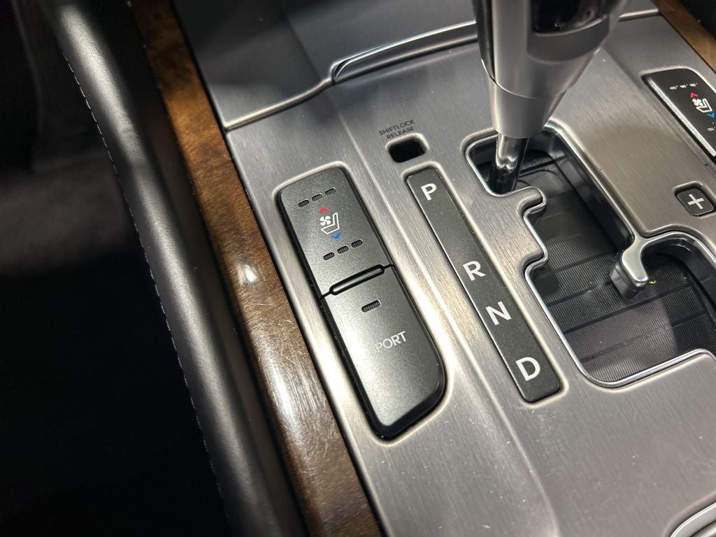 2011 Hyundai Equus Signature