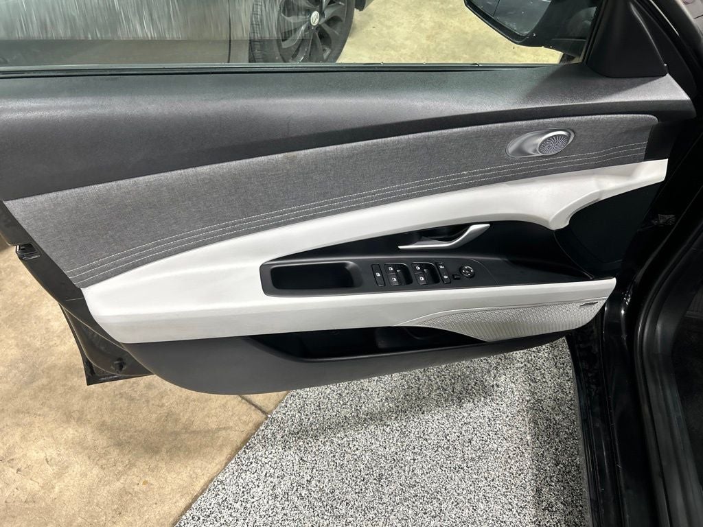 2022 Hyundai Elantra Limited