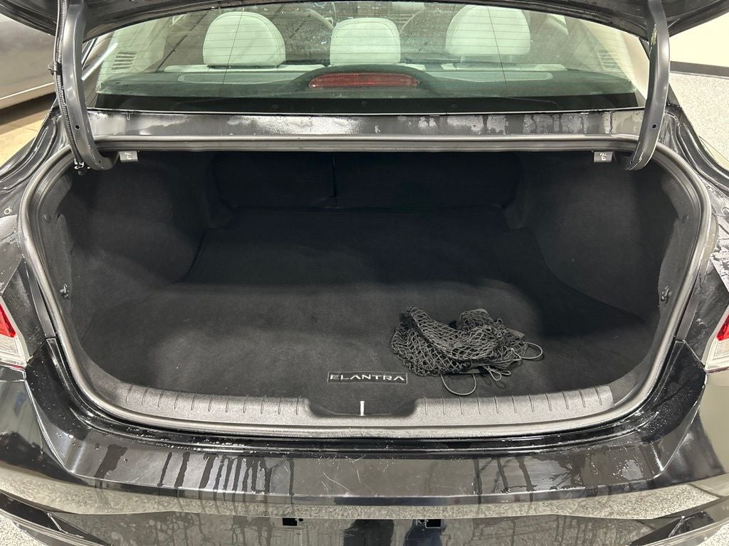 2022 Hyundai Elantra Limited