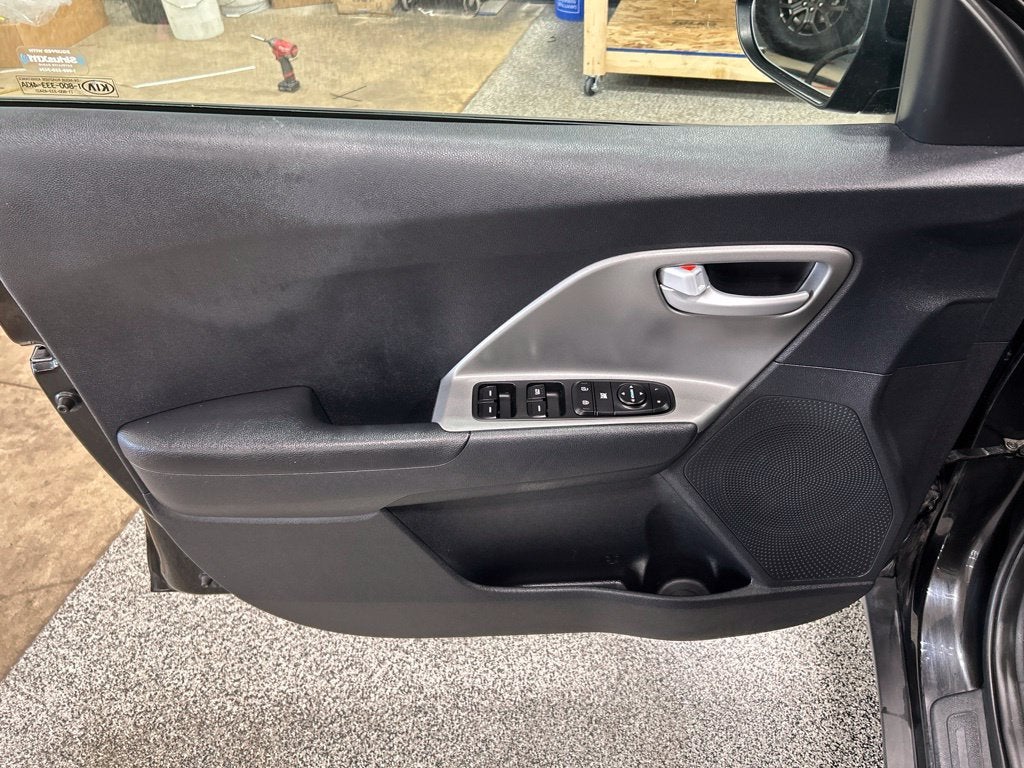 2017 Kia Niro LX