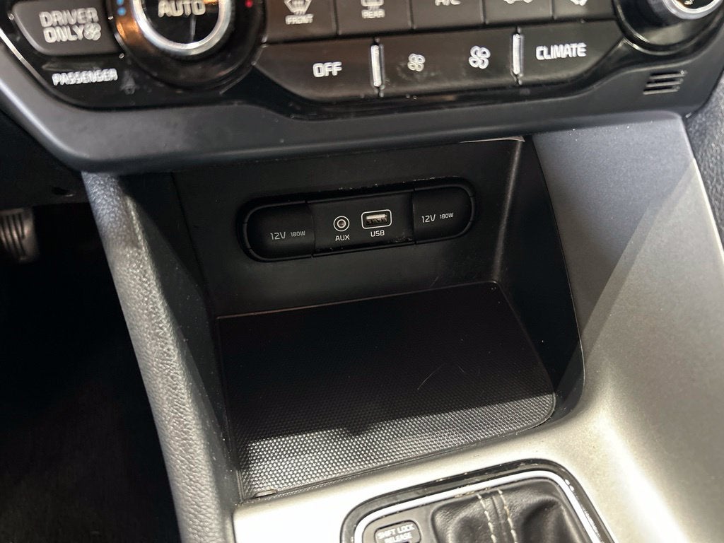 2017 Kia Niro LX